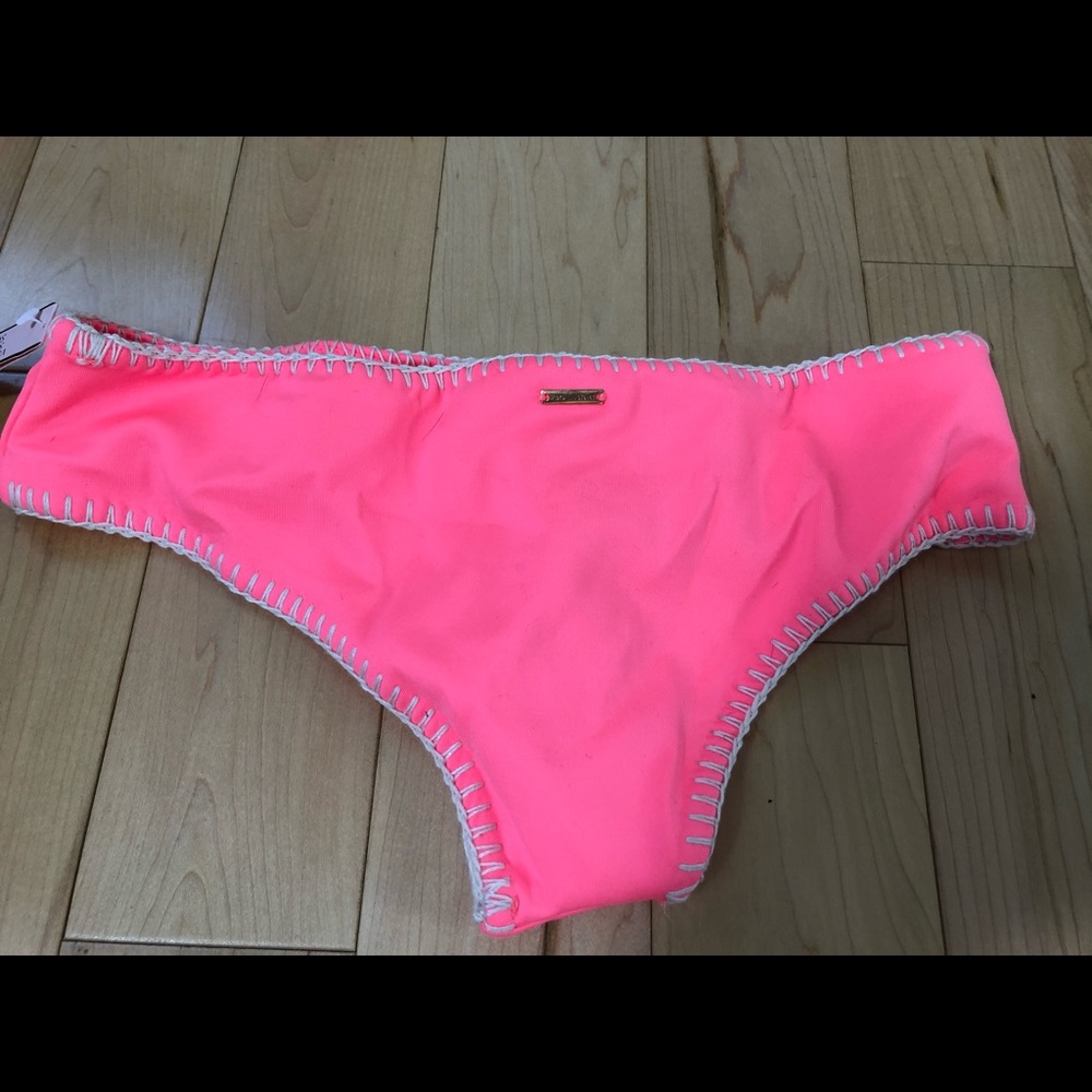 NWT!!! Brand new cheeky bikini bottoms